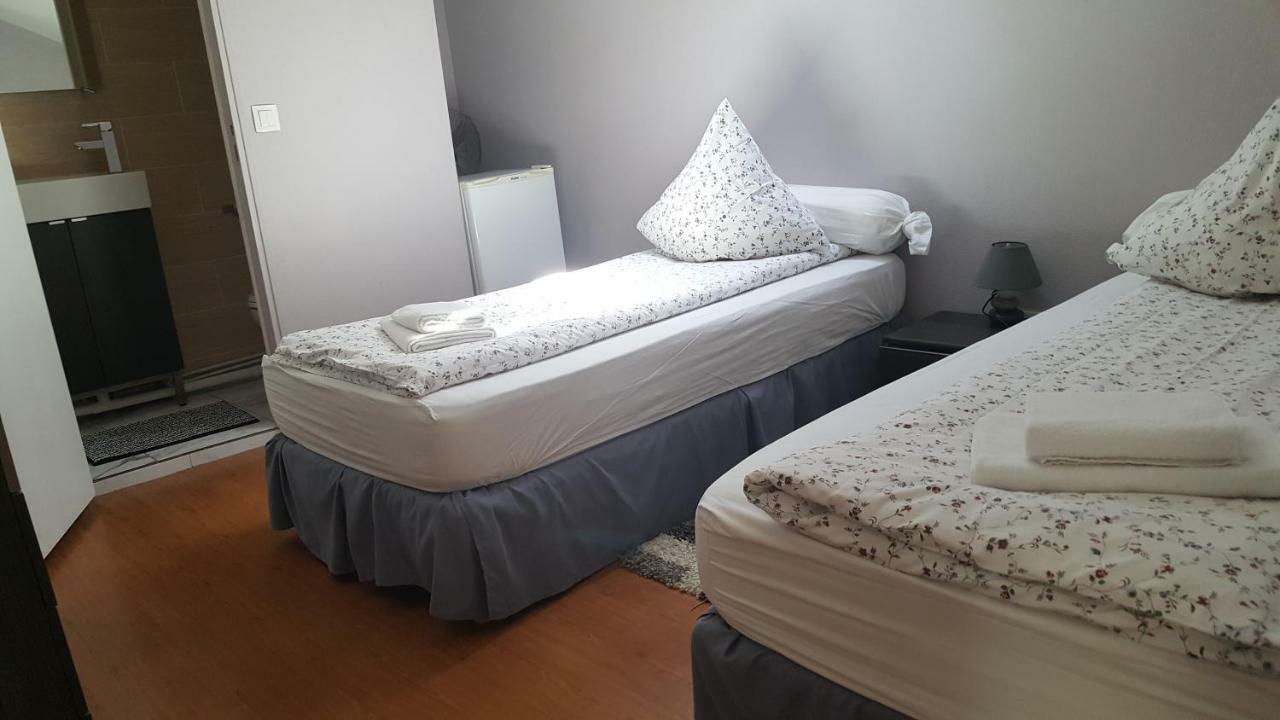 Le Relais Bleu Hotel Le Blanc-Mesnil Esterno foto